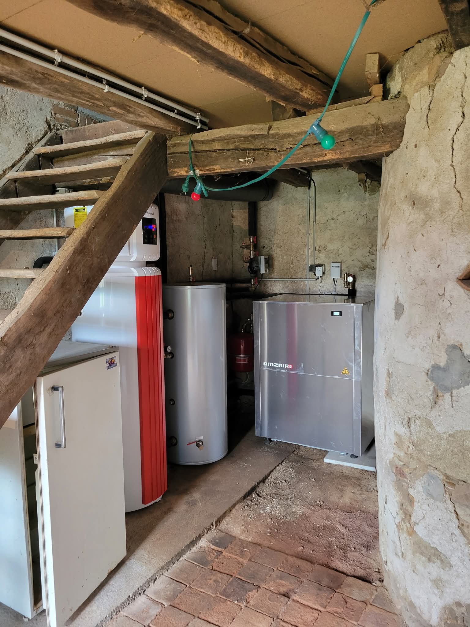 Installation pompe à chaleur géothermique Airwell à Maulévrier avec ballon thermodynamique